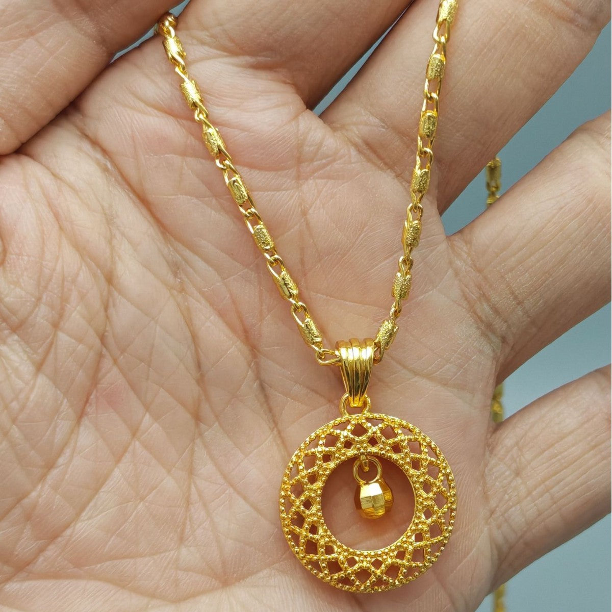 Women's Peace Buckle Gold Light Luxury High-grade Hollow Clavicle Necklace
