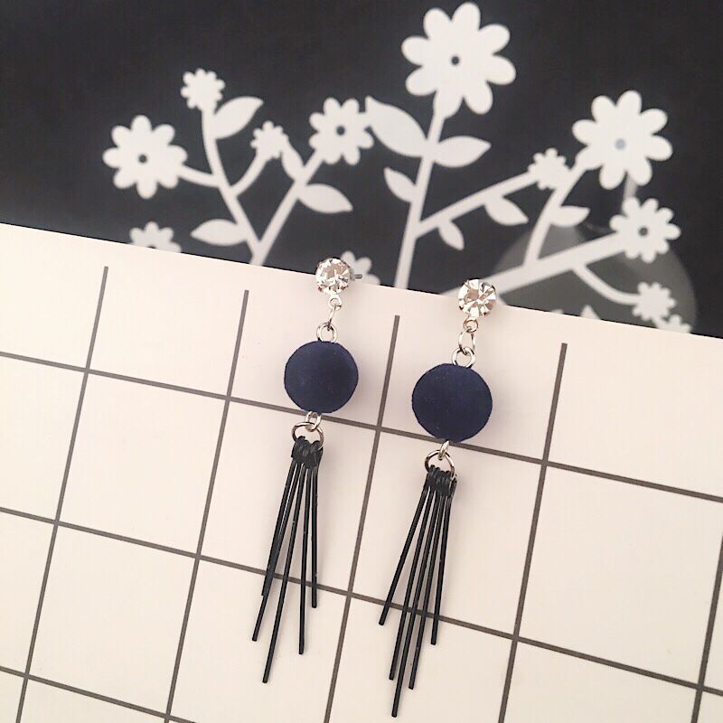 Boucles d'oreilles en métal avec boule de laine simple de style coréen