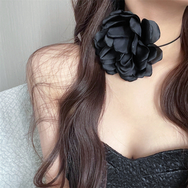 Women's Large Fashionable Flower Black Camellia Neck Necklaces