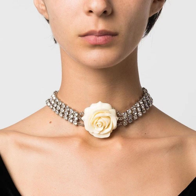 Color Three-dimensional Large Rose Catwalk Temperament Rhinestone Necklaces