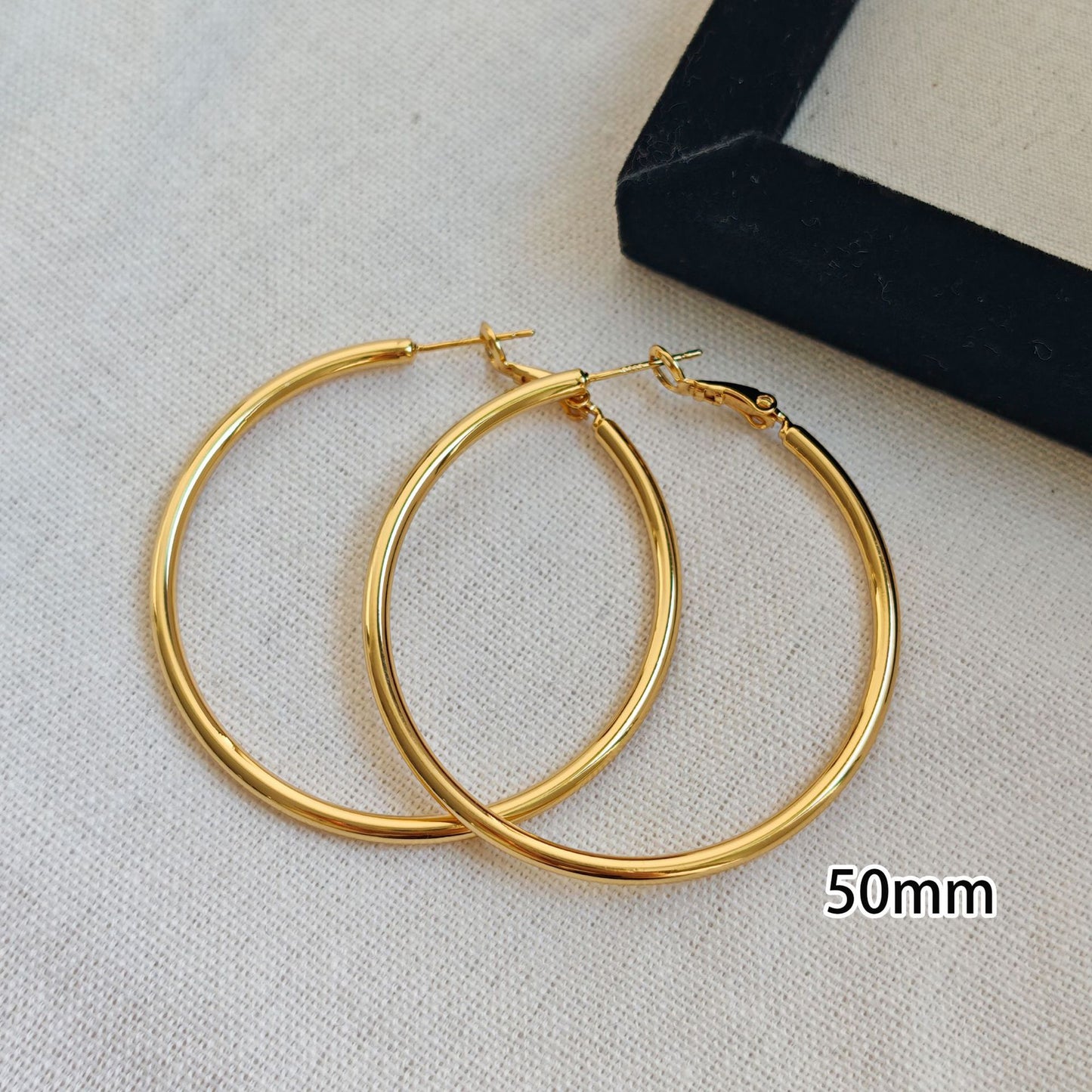 Classic Simple Large Light Luxury Personality Fashion Earrings
