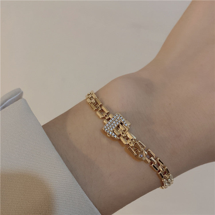 Bracelets de luxe légers et raffinés avec boucle de ceinture en strass pour femmes, intérêt particulier