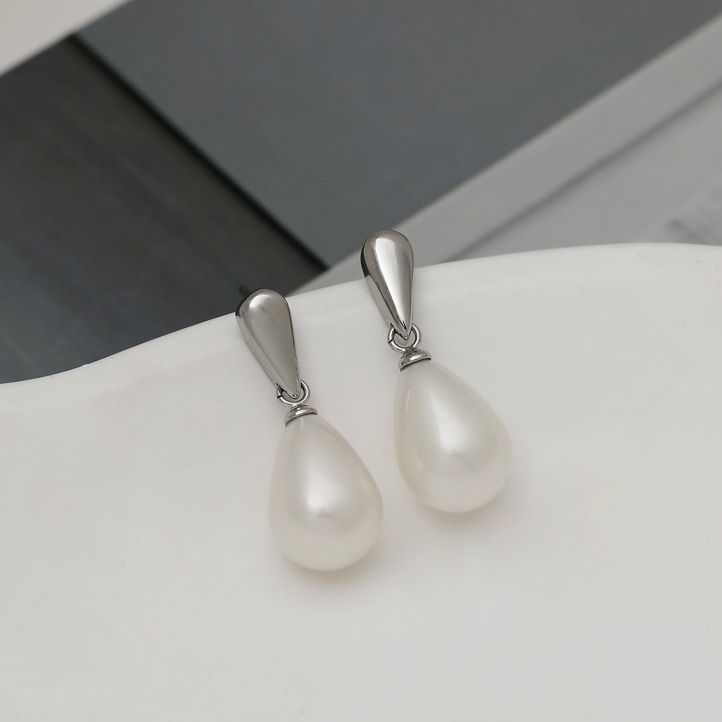 Pearl Designer Model Sweet Cool Style Stylish Earrings