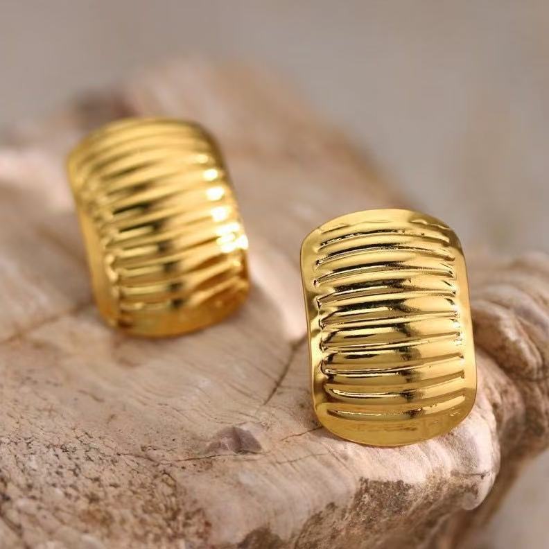Women's Creative Stainless Steel Square Heart-shaped Pleated Stud Earrings
