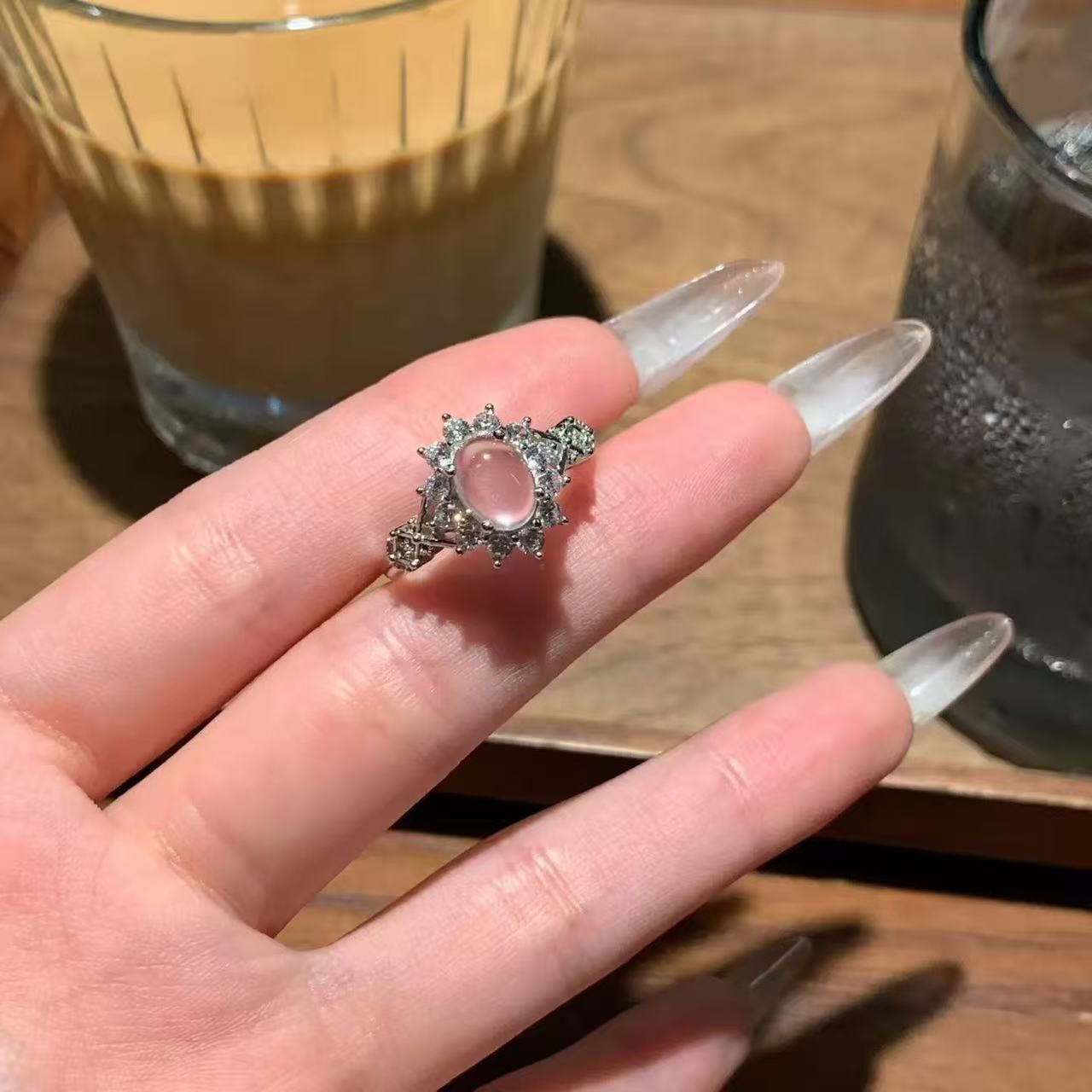 Women's Imitation White Chalcedony Light Luxury Big Ring