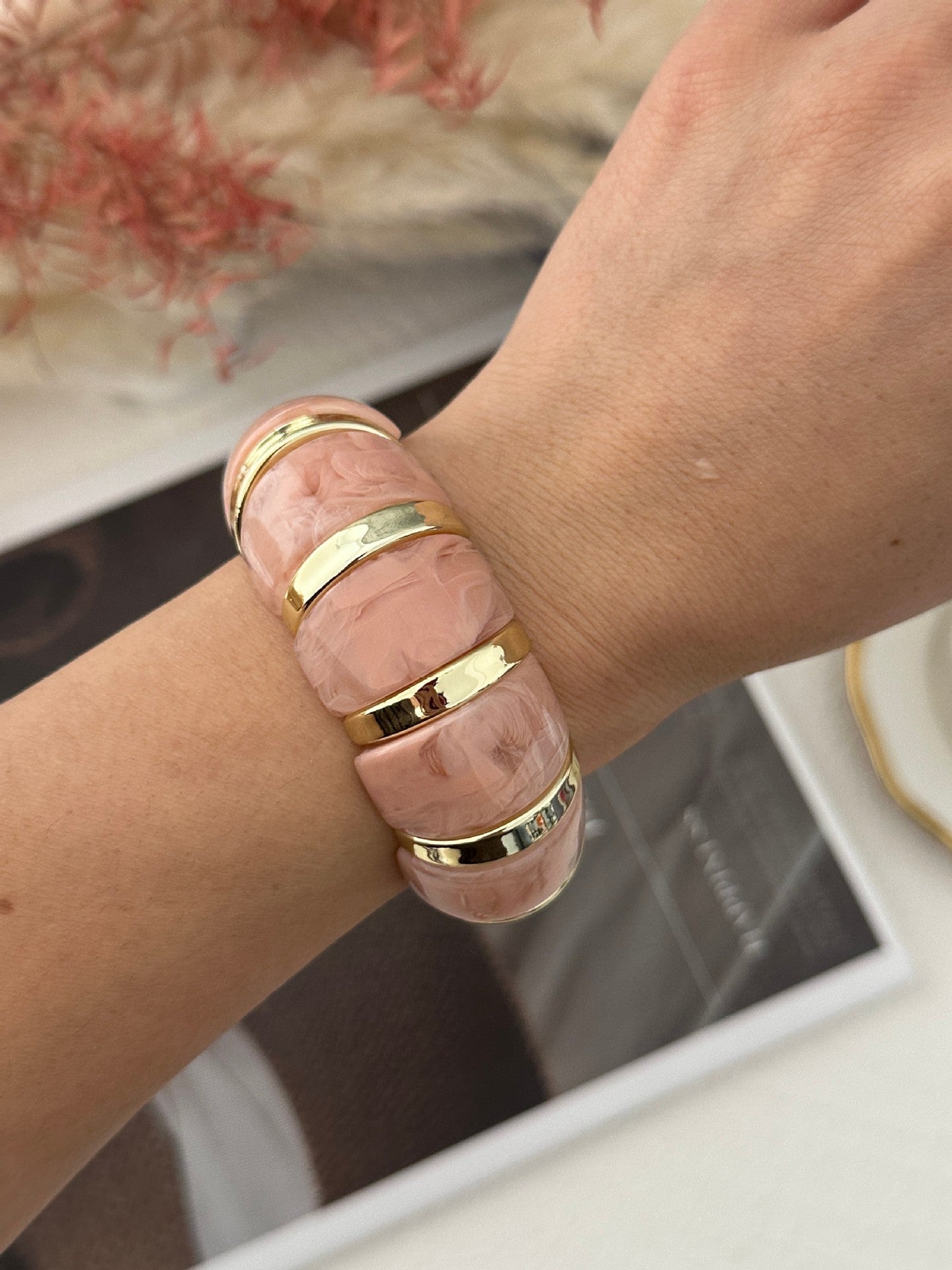 Dopamine Vacation Style Wide-brimmed Niche Design Bracelet