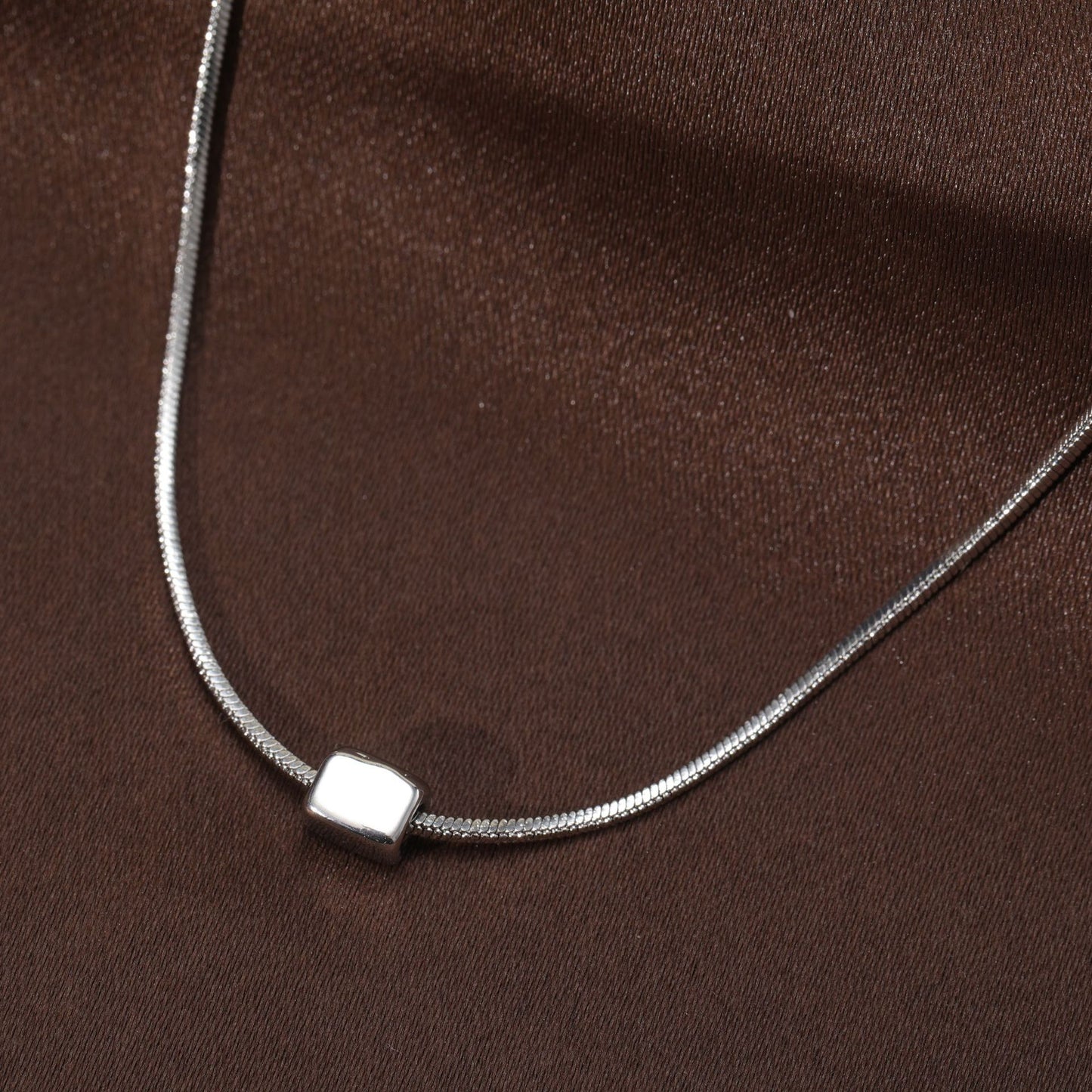 Pendant Design Simple Texture Snake Bone Necklaces