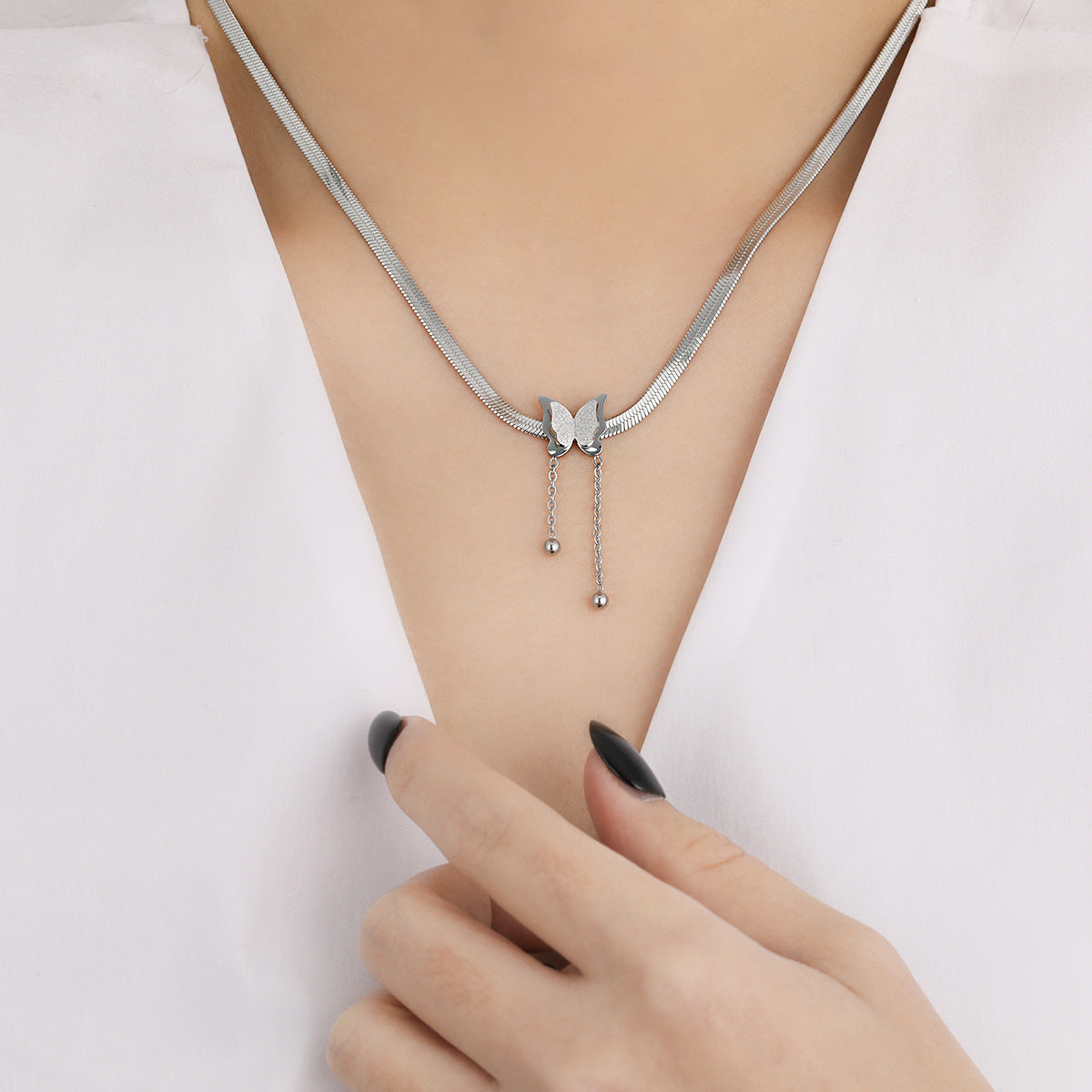 Bone Frosted Butterfly Tassel Short Clavicle Chain Female Fashion Jewelry Set
