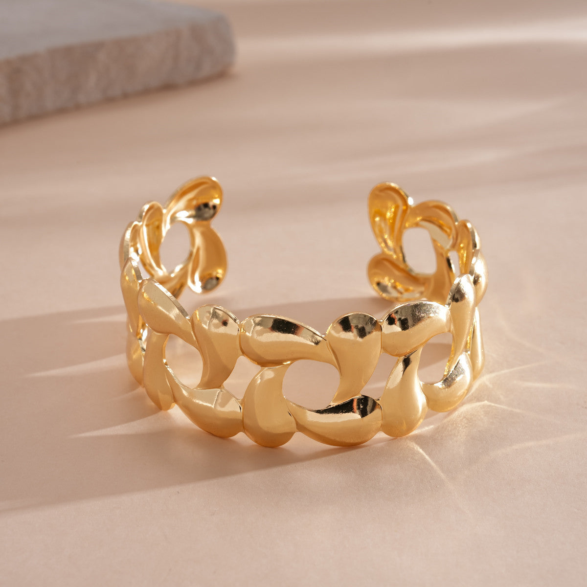Women's Metal Pleated Flowers Openings Suit Niche Exaggerated Light Luxury Bracelet