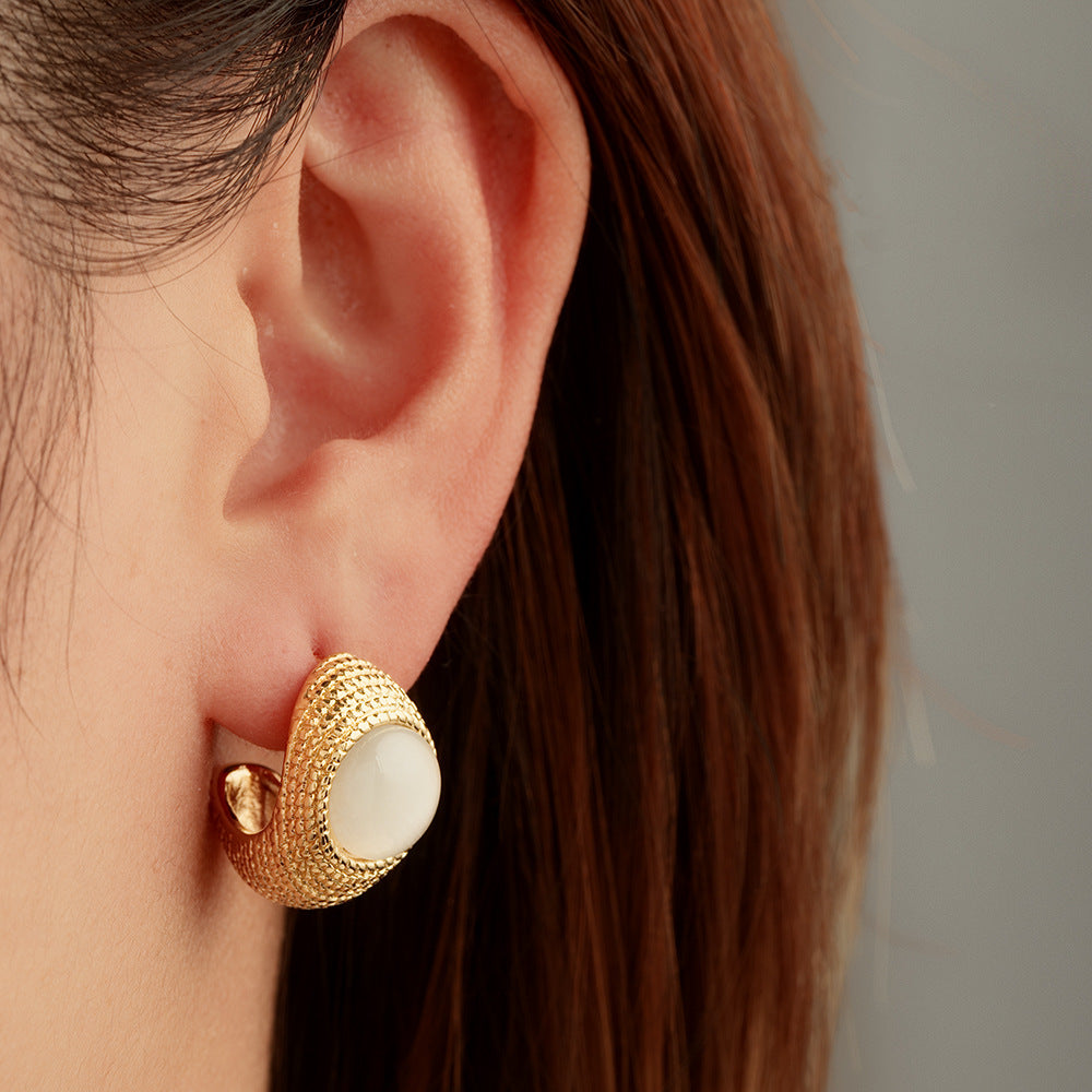 Women's Pearl Shaped Stainless Steel Retro Affordable Luxury High-grade Earrings