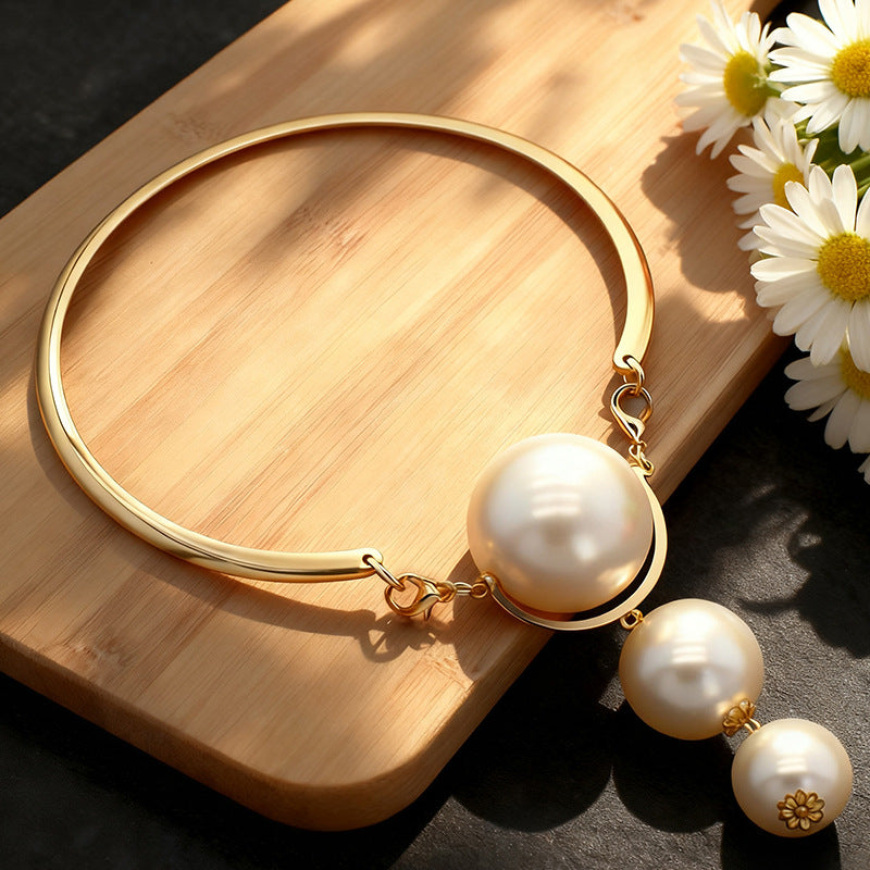 Stylish Comfortable Exaggerated Big Pearl Suite Necklaces