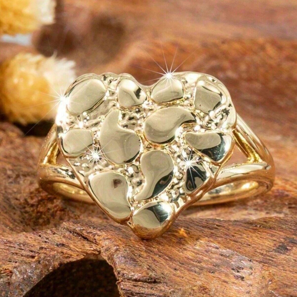 Fashion Simple Carved Love Electroplated Gold Affordable Ring