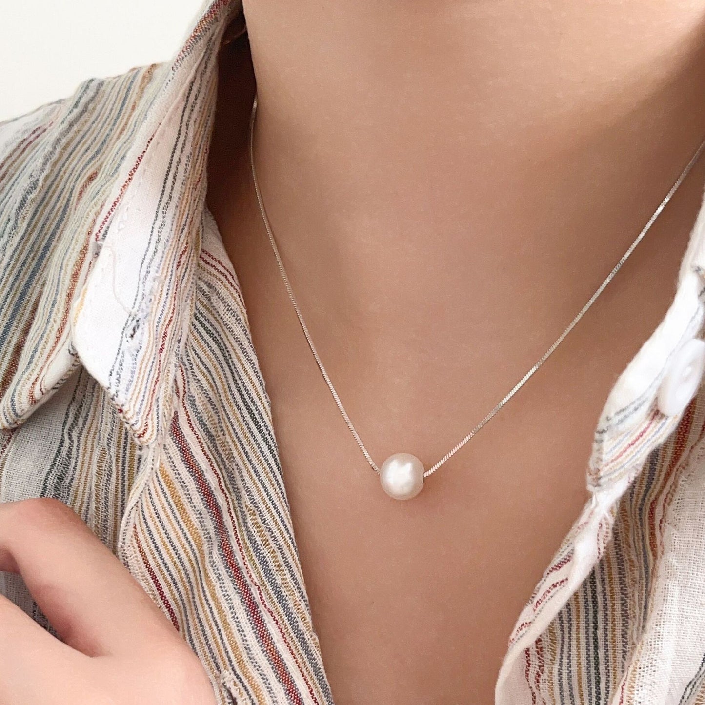 Women's Fresh Water Pearl Grace Snake Bones Chain Light Necklaces