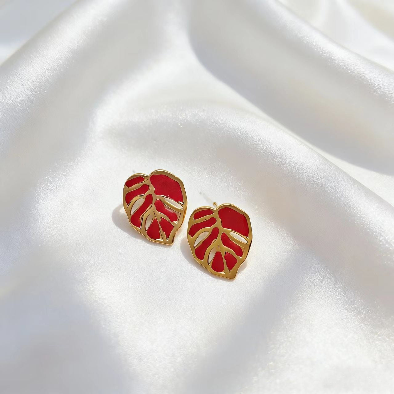 Niche Design Female Drop Oil Leaf-shaped Earrings