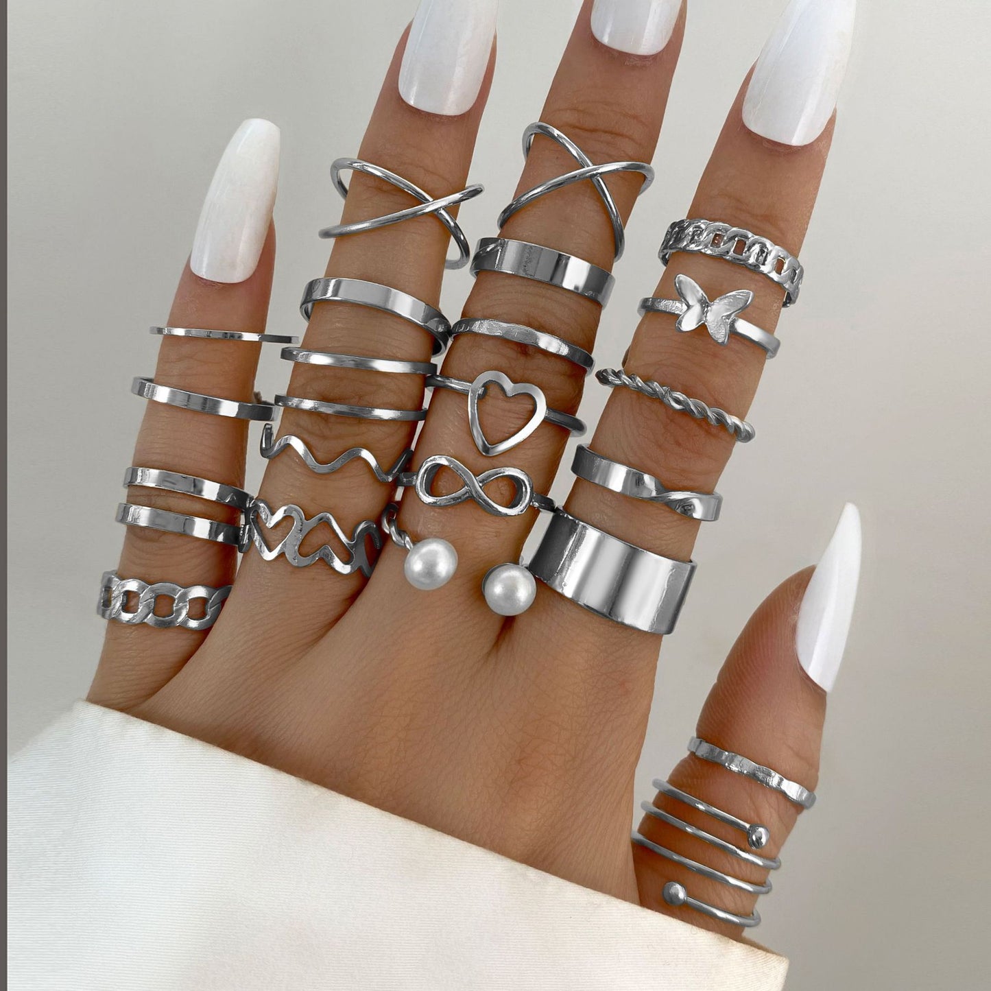 Clearance Vintage Creative Heart Hollow Butterfly Rings