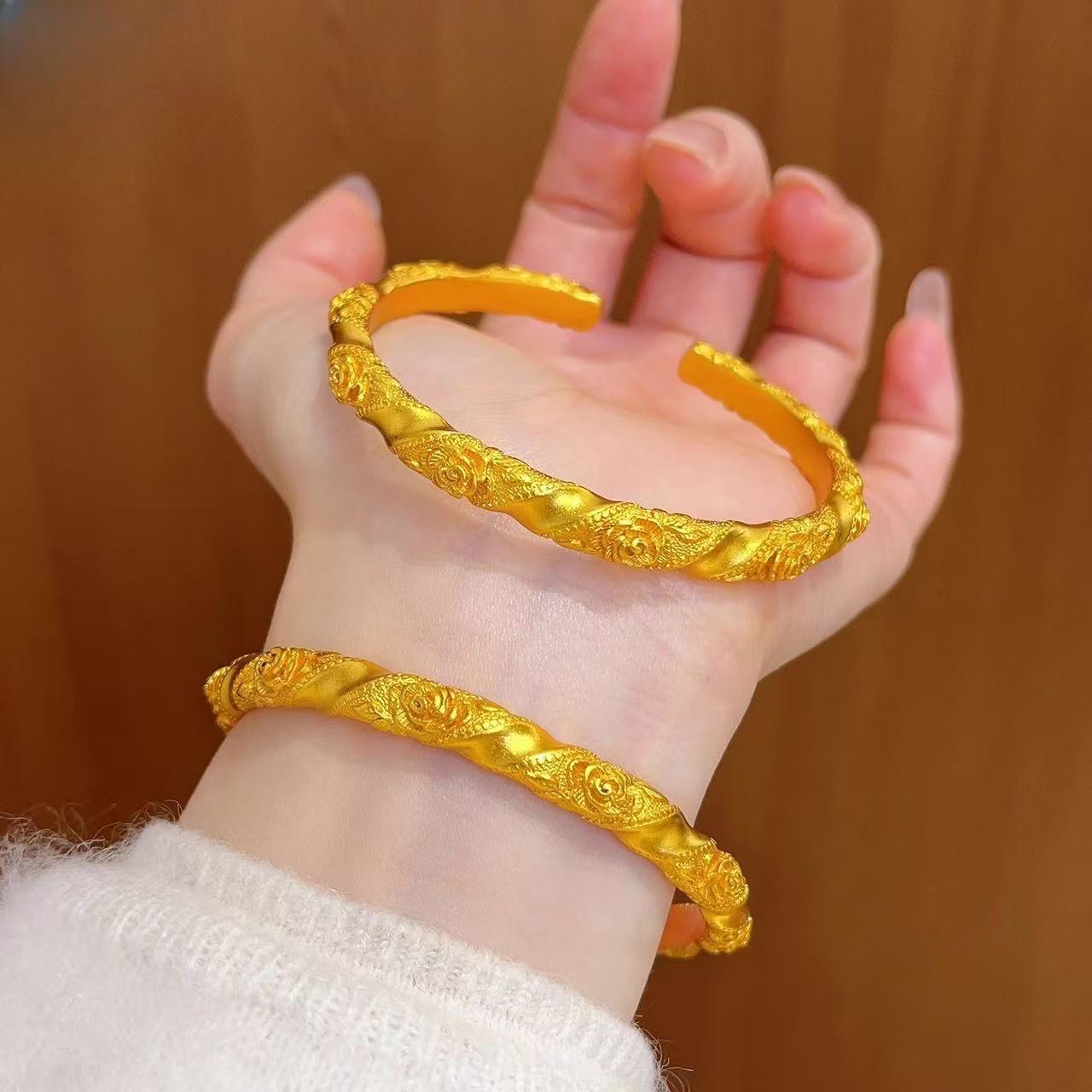 Gold Shop Alluvial Ancient Style Carved Rose Bracelets