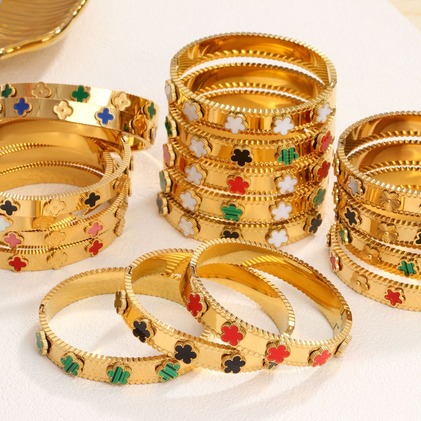 Women's High Quality Fritillary Titanium Steel Parthenocissus Bracelet