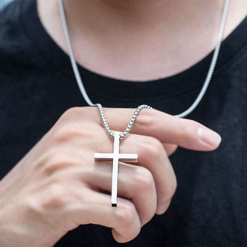 Herren-Stahl-Halsketten mit glänzendem Kreuz und vielseitiger langer Pullover-Kette für Hip Hop