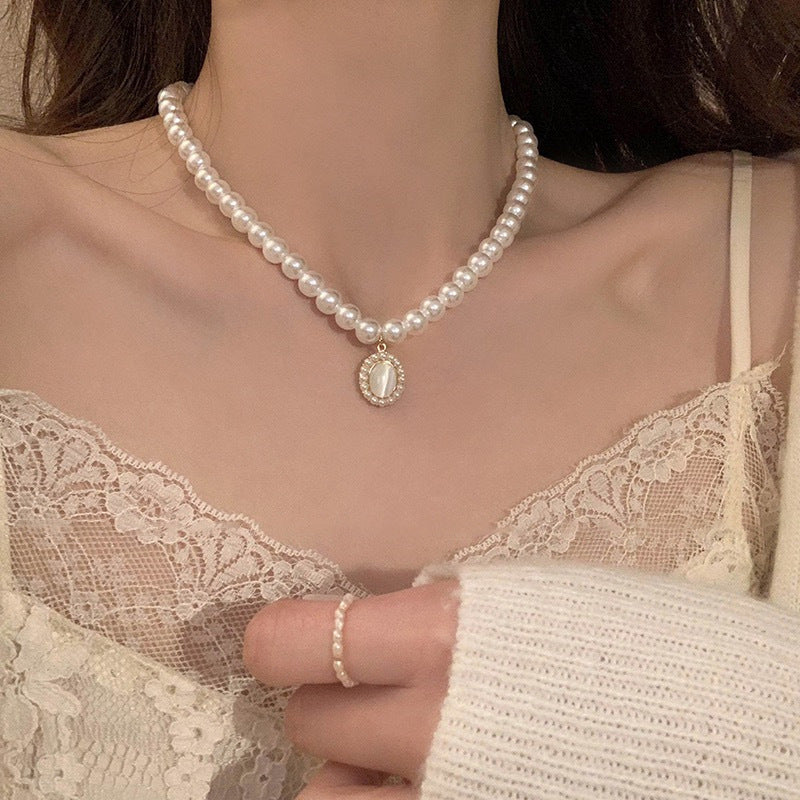 Women's Retro Pearl Light Luxury Minority High-grade Clavicle Chain Necklace