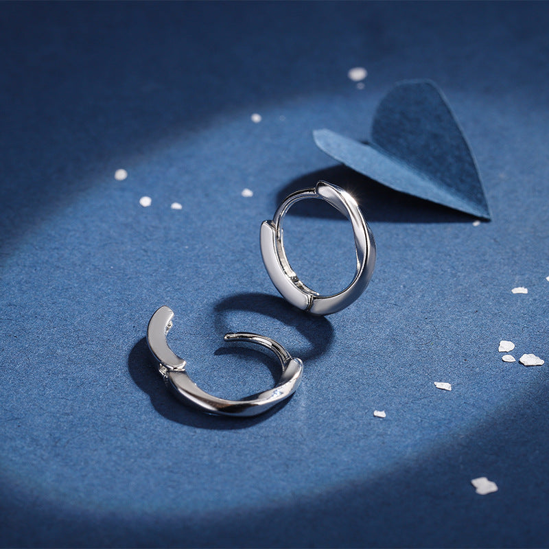Female Clip Elegant Mobius Strip Personality Earrings