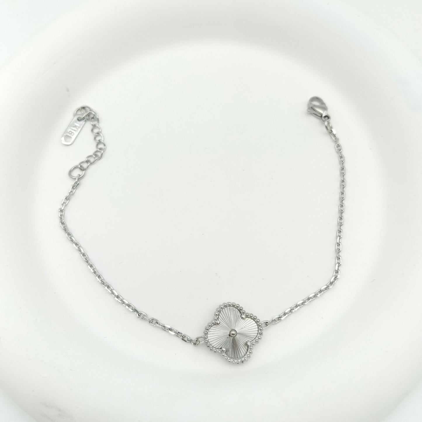 Golden Four-leaf Flower Design Personality Gold Necklaces