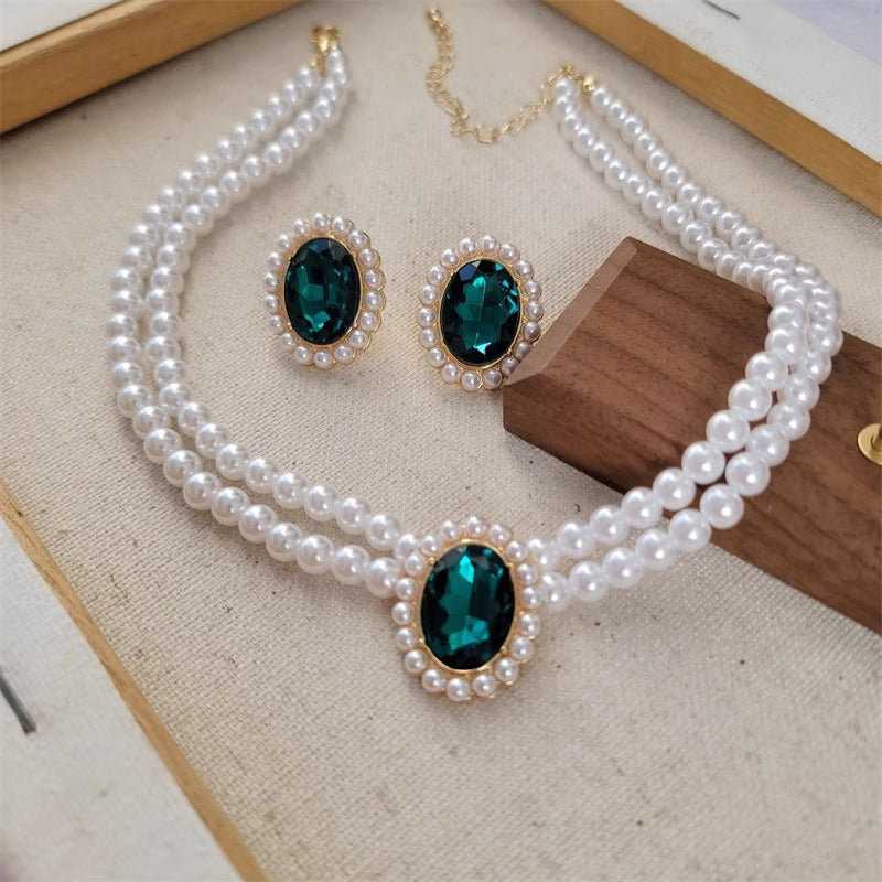 Women's Emerald Suit Style Clavicle Chain Necklaces