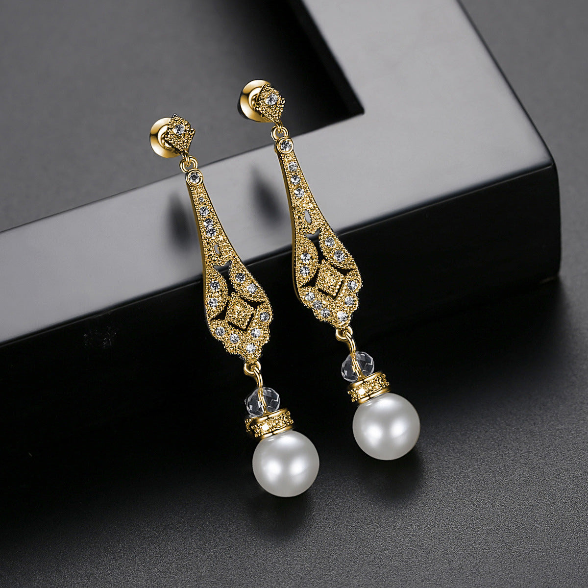 Women's Fashion Simple Copper Studded With Zircon Earrings