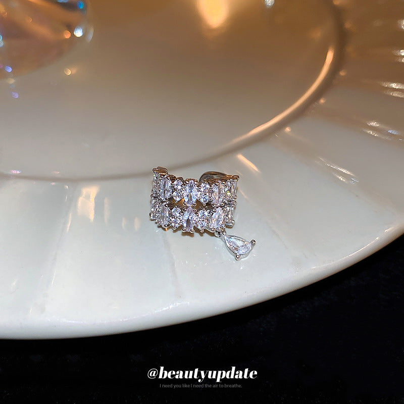 Micro Inlaid Zircon Exquisite Drop Shape Cold Rings