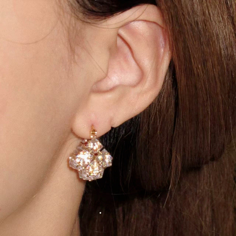 Women's Luxury Square Candy Flash Real Gold Zircon Exquisite Wind Without Ear Clip