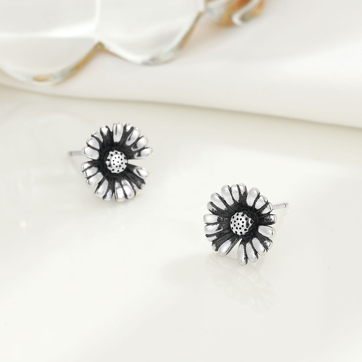 Minority High Sense Ornament Affordable Luxury Earrings