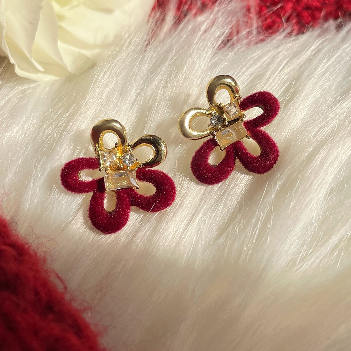 Boucles d'oreilles camélia rétro rouge français Sier pour femmes, aiguille de tempérament de Niche