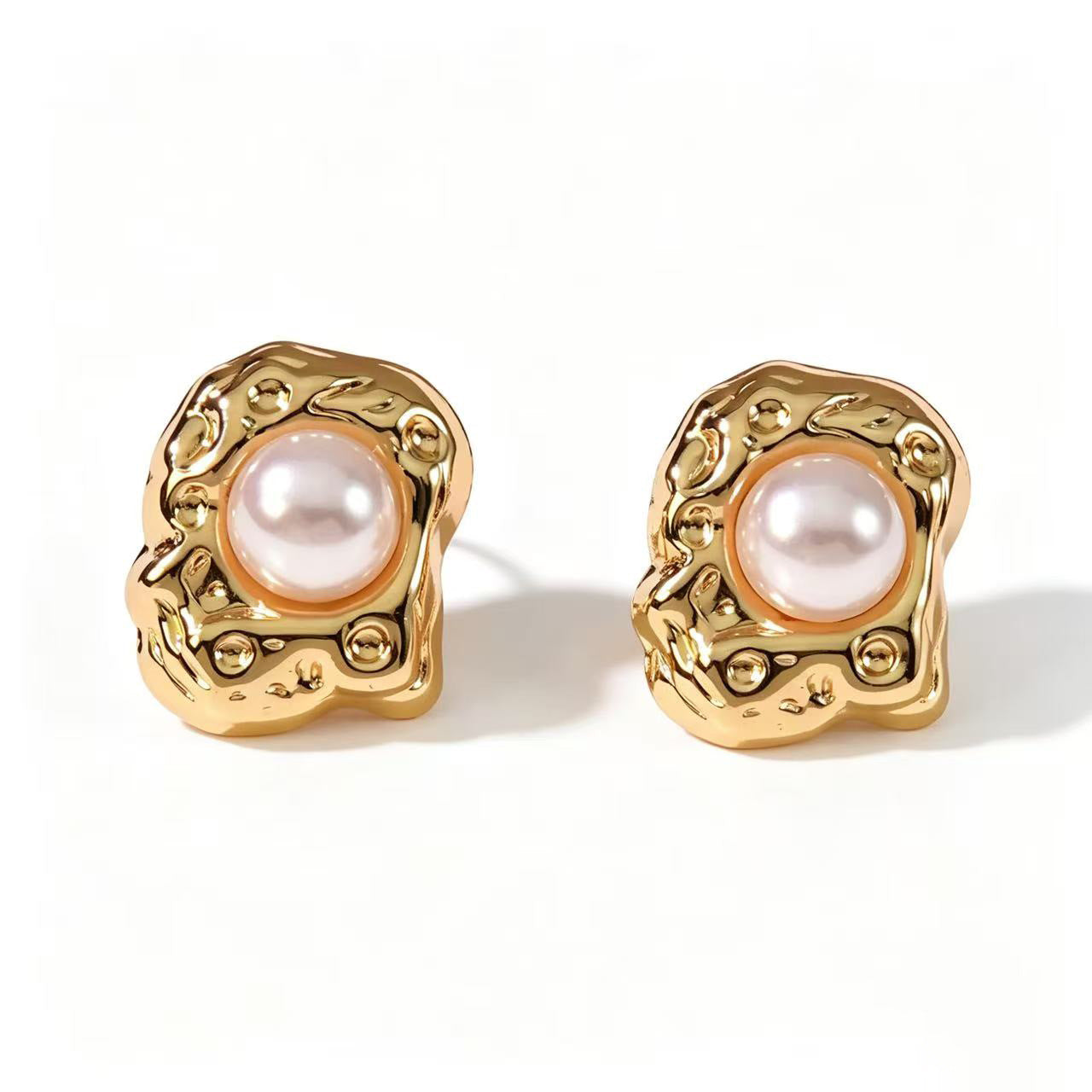 Women's Stainless Steel Light Luxury High-grade Titanium Gold-plated Stud Earrings