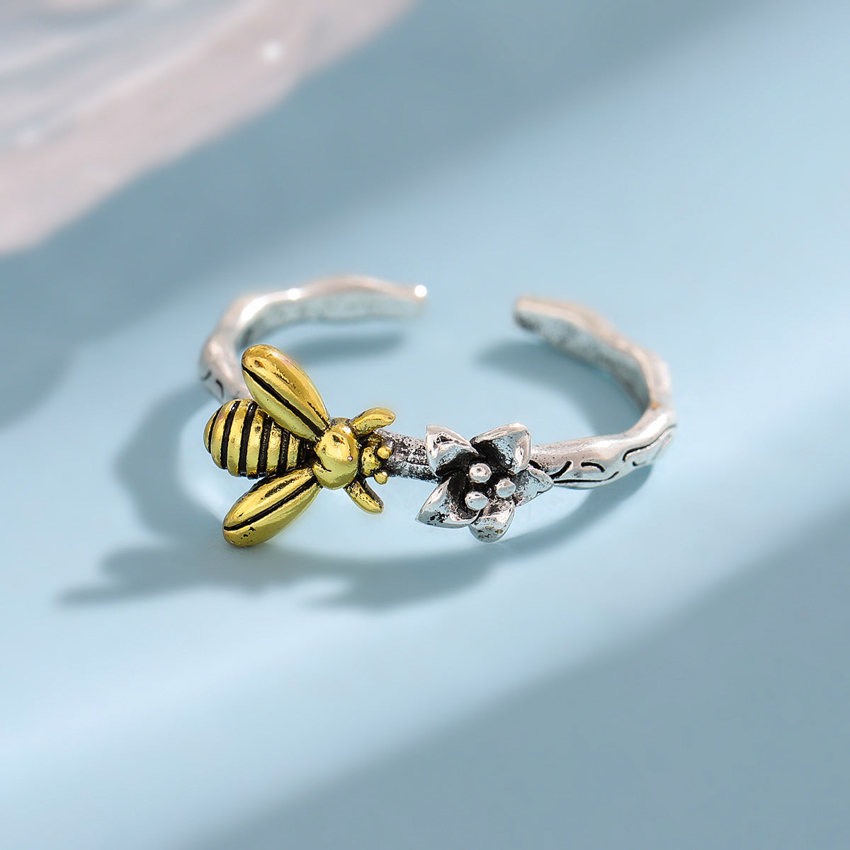 Women's Retro Creative Personalized Bee Flower Plated Two-color Simple Temperament Open Ring