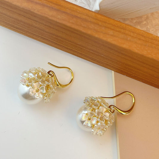 Women's Pearl Ear Hook Elegant Light Luxury Earrings