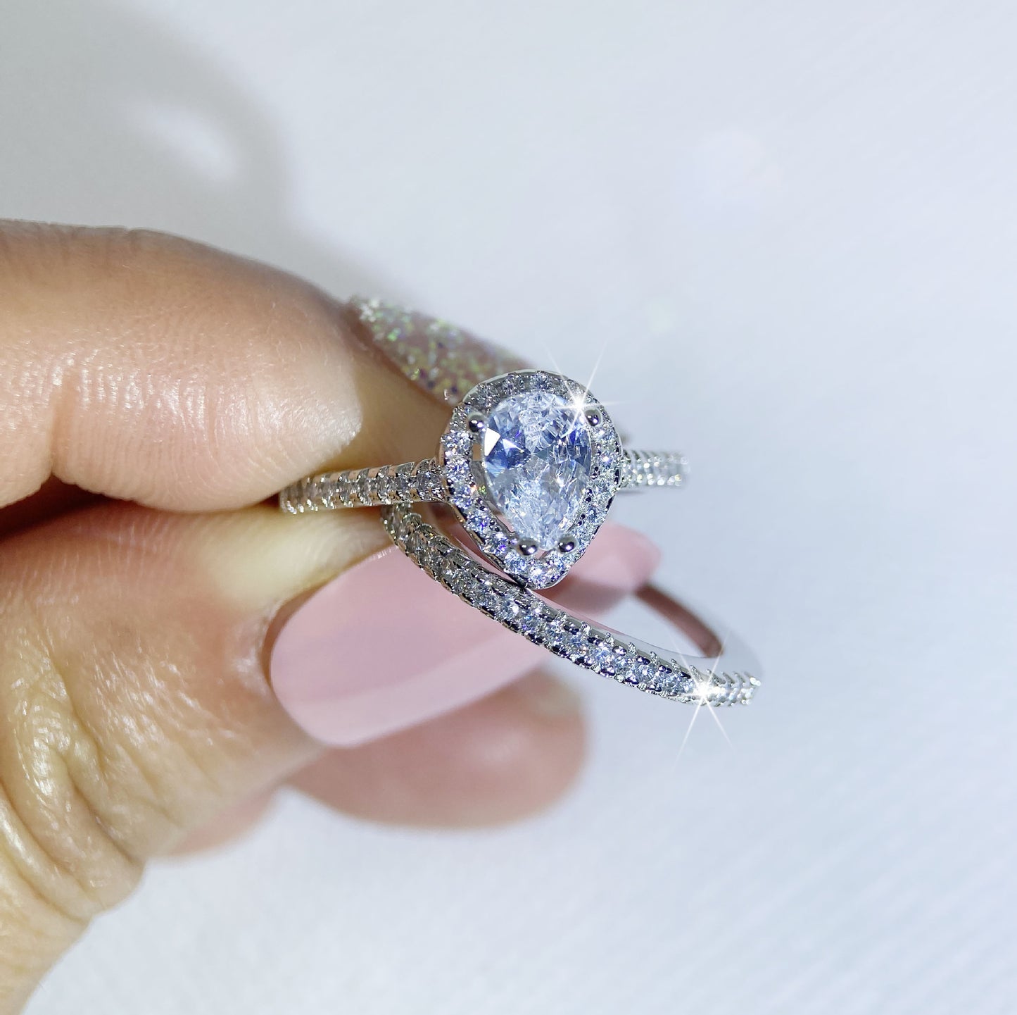 Women's Gold Plated Couple Single Row Drop-shaped Diamond Ring