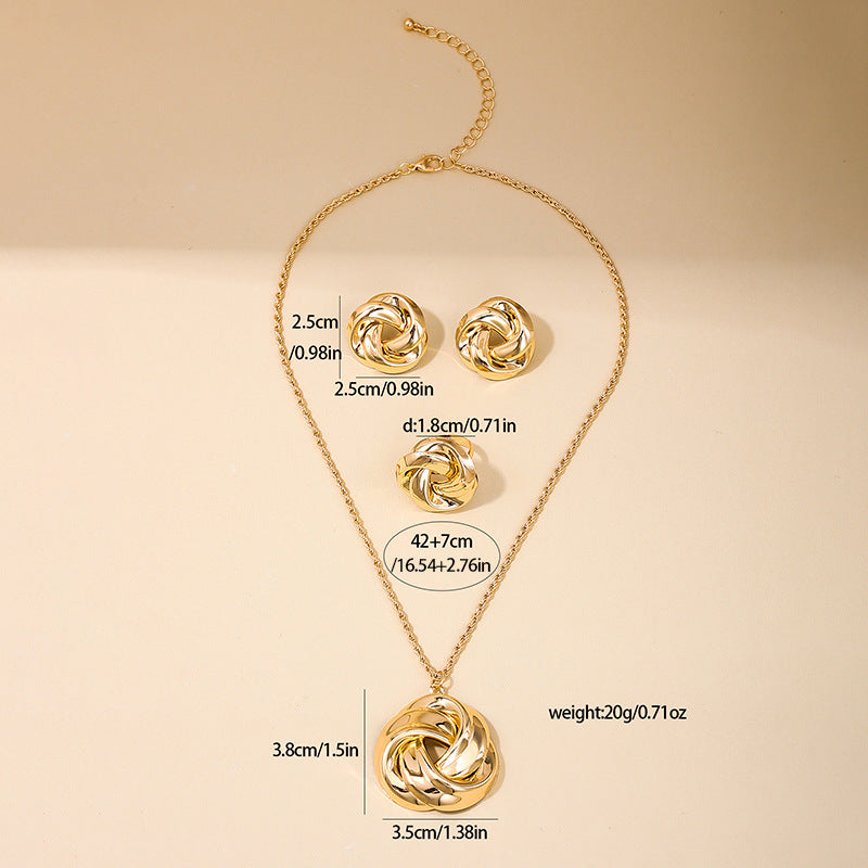 Women's Elegant Metal Exaggerated Glossy Twist Suit Suitable For Daily Jewelry Set