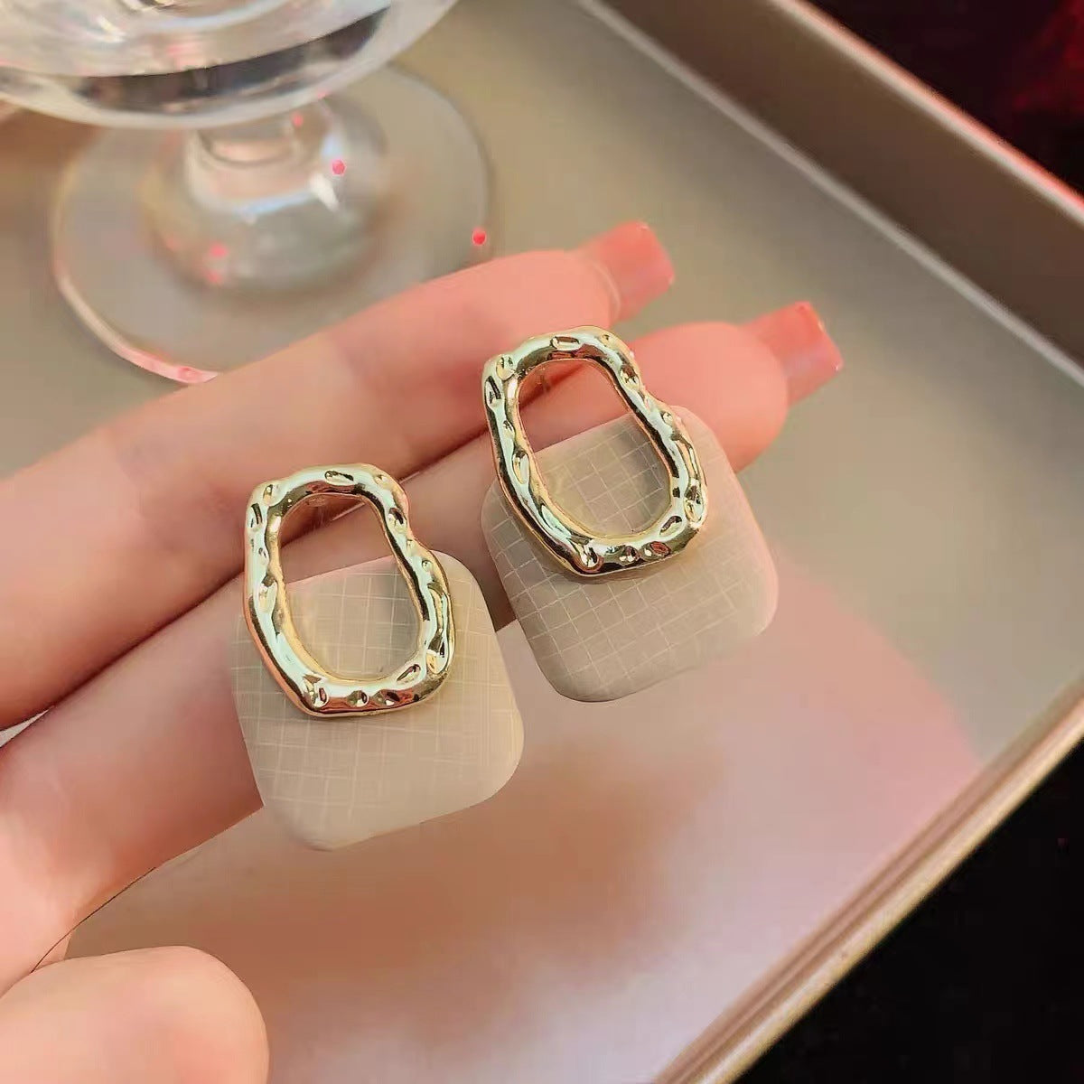 Women's French Style Retro Debutante Square Geometric Fashionable Earrings