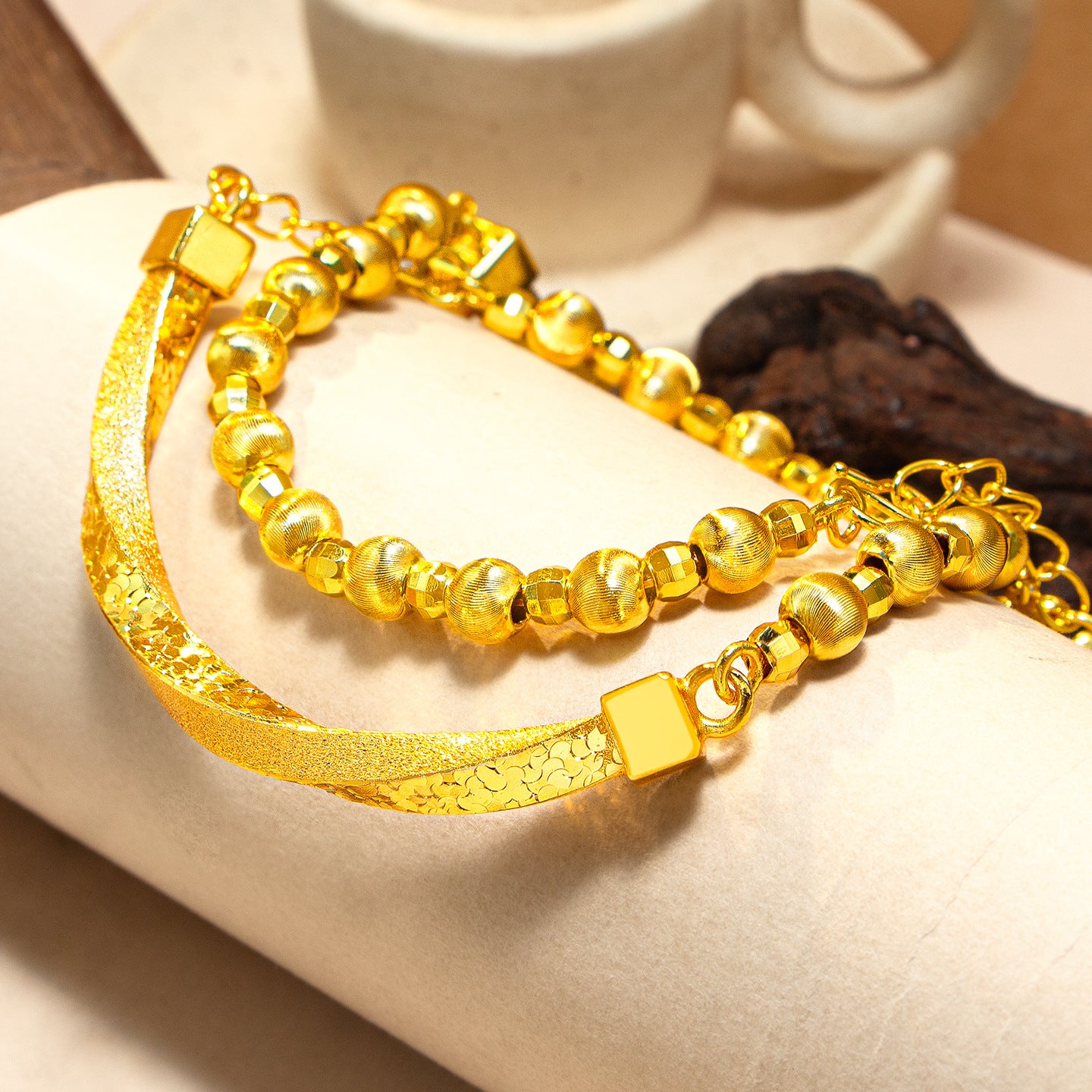Flash Mobius Cat Eye Light Luxury Bracelet