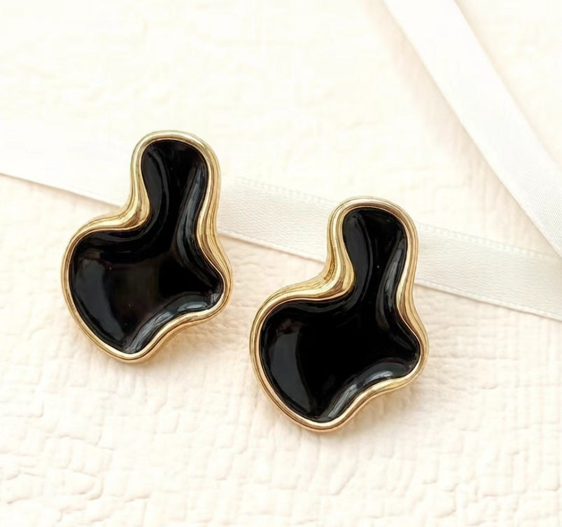 Geometric White Clouds Enamel Light Luxury High Sense Minority Simple Earrings