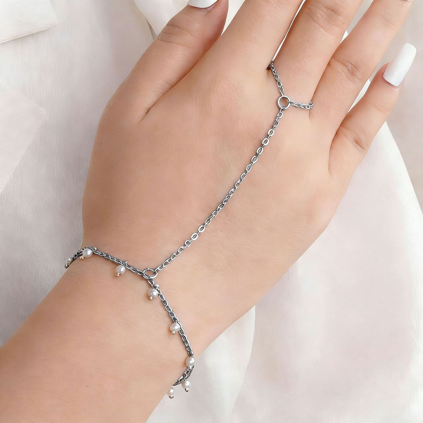 Women's Luxury Minority Advanced Finger Chain Personality Style Fashion Bracelets