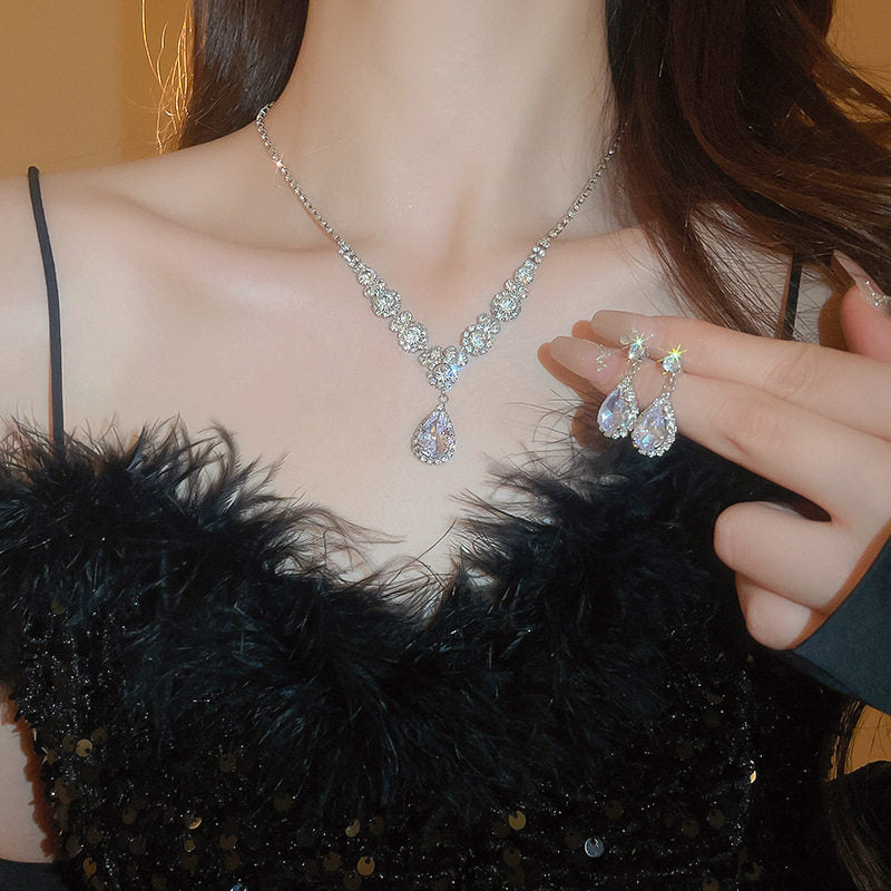 Women's Zircon Flower Water Drops Fashion Short Jewelry Set