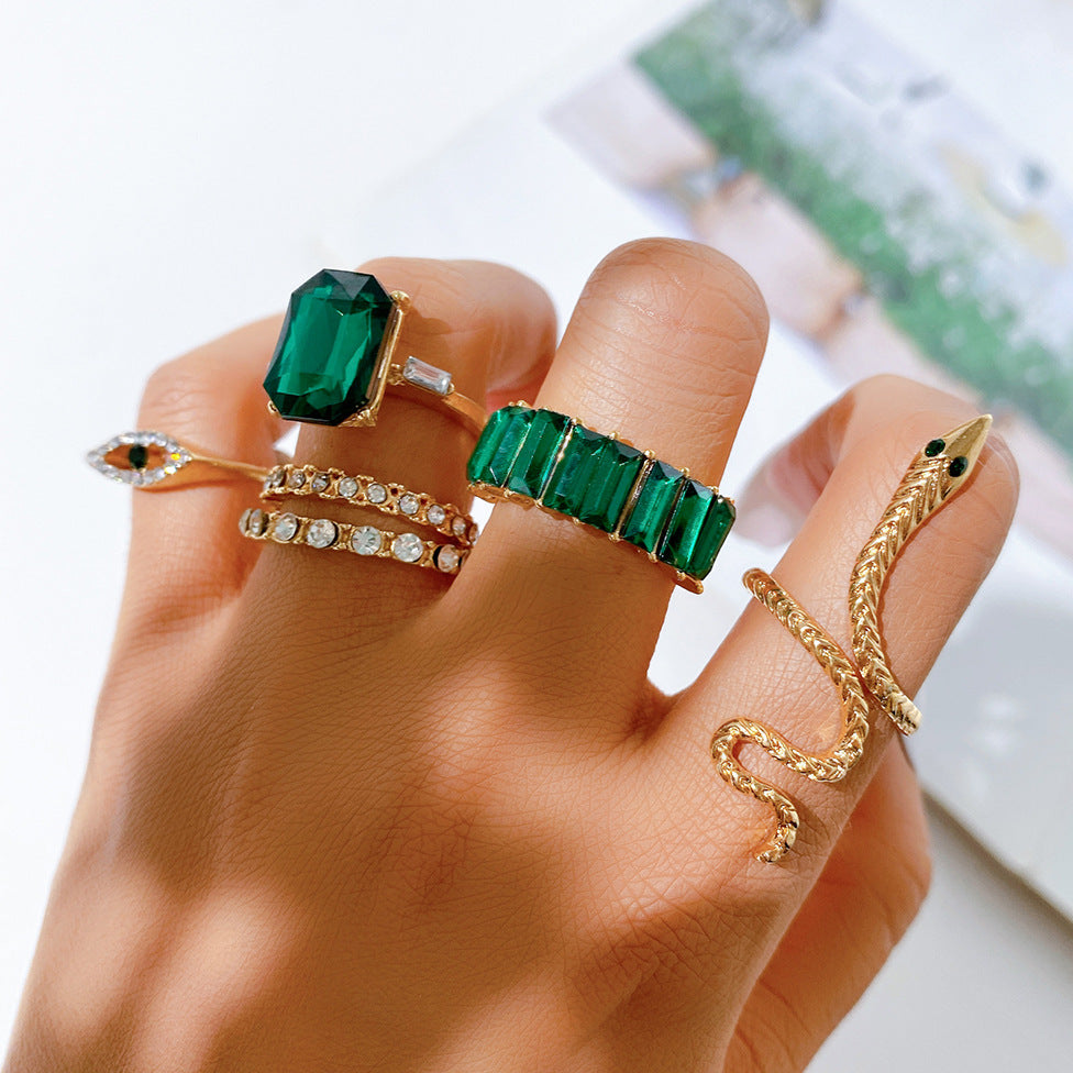 Green Wind Suit Set Creative Retro Diamonds Rings