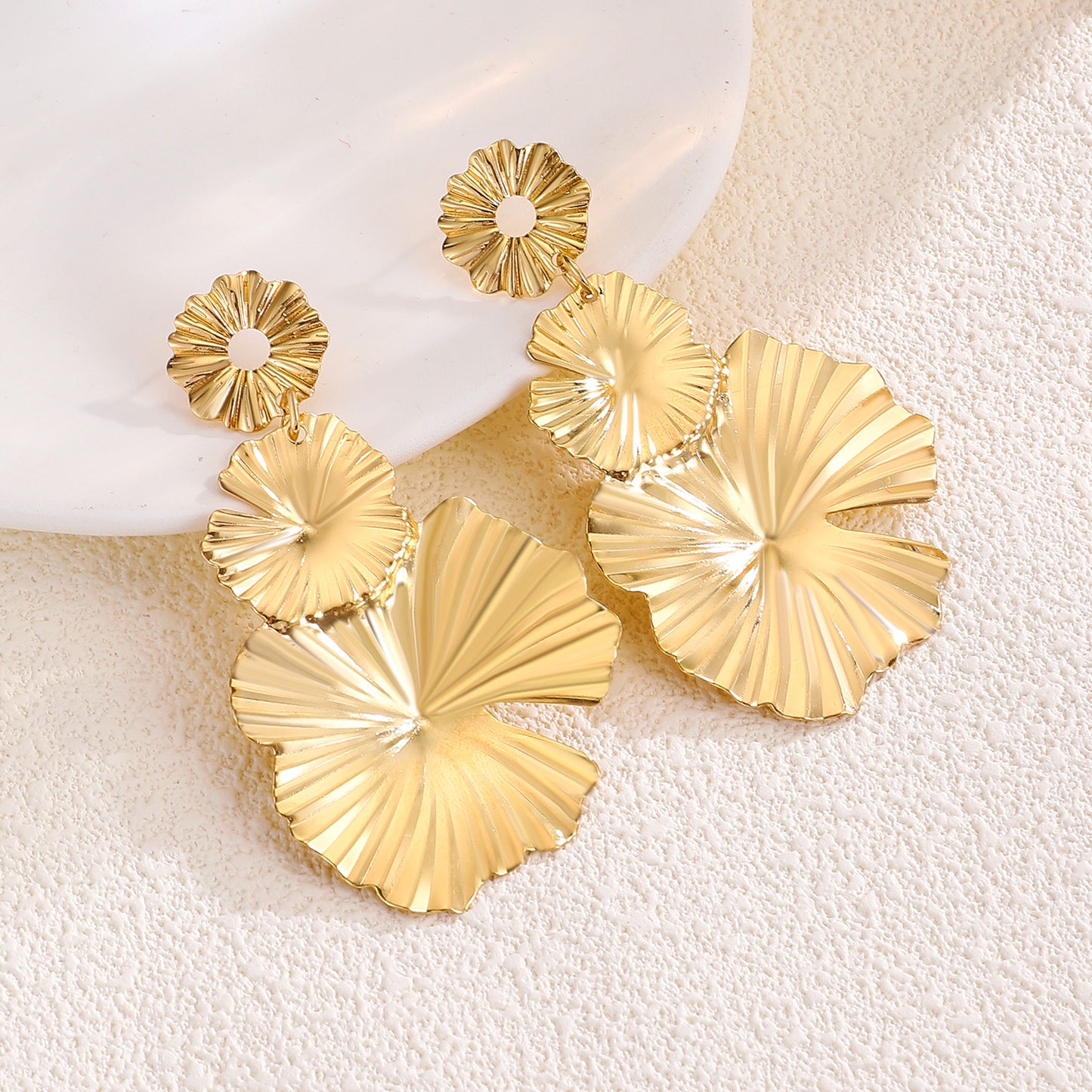 Women's Petal Dangle Personalized Matte Exaggerated Geometry Earrings