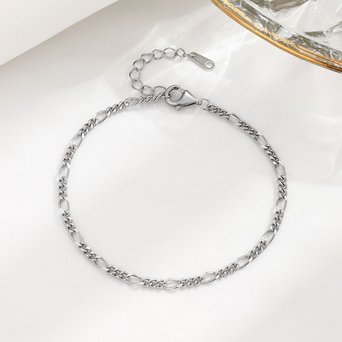 Damen-Armbänder „Sier Temperamental Simple Curb Personalized Minority High Sense Ornament“.