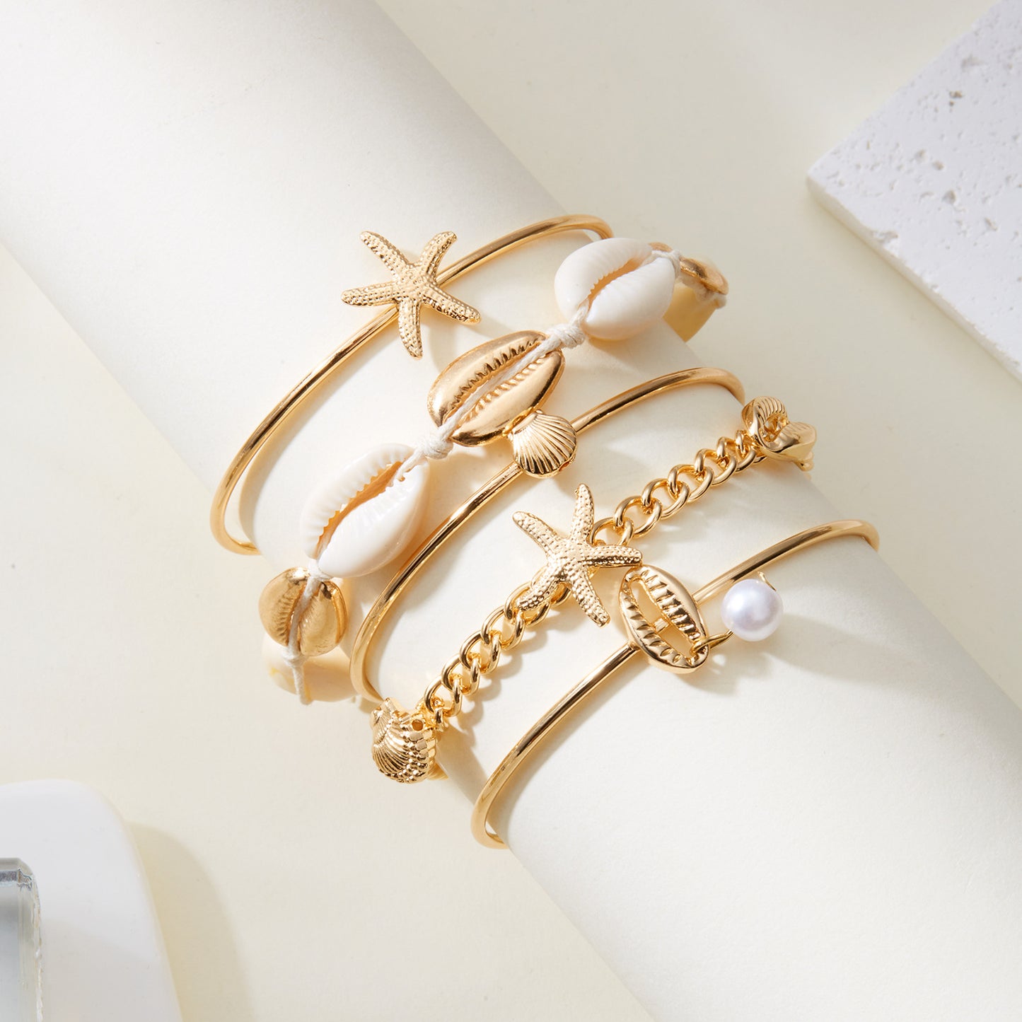Women's Fashion Vacation Style Starfish Open-ended High-grade Metal Niche Bracelets