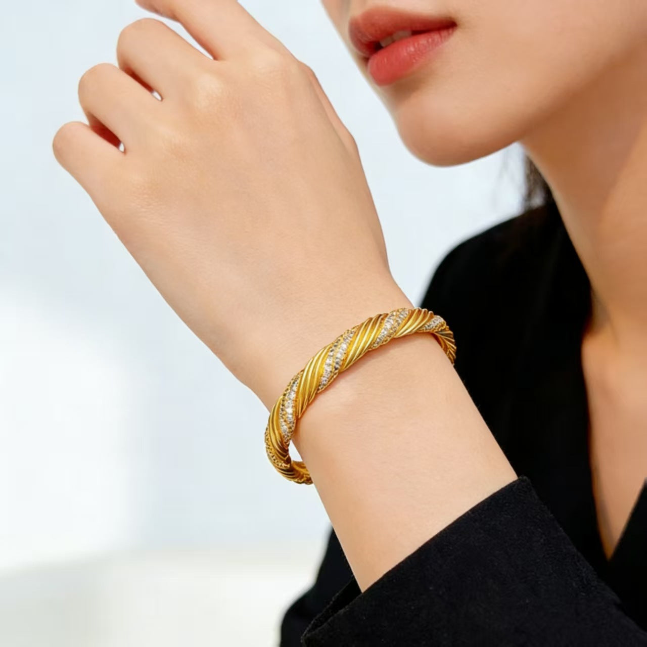 Ancient Style Alluvial Gold Rotating Twist Diamond Female Minority Fashion Bracelets
