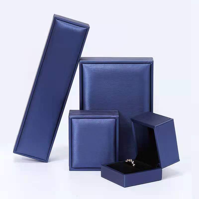 Chiba Brushed Box Gift Jewelry Pendant Rings