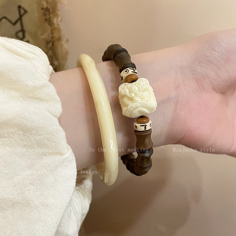 Grünes Sandelholz-weibliches Design-High-Sense-Schmuckarmbänder