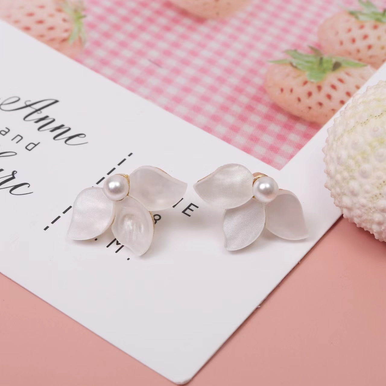 Sier Needle White Shell Petal Advanced Design Female Earrings