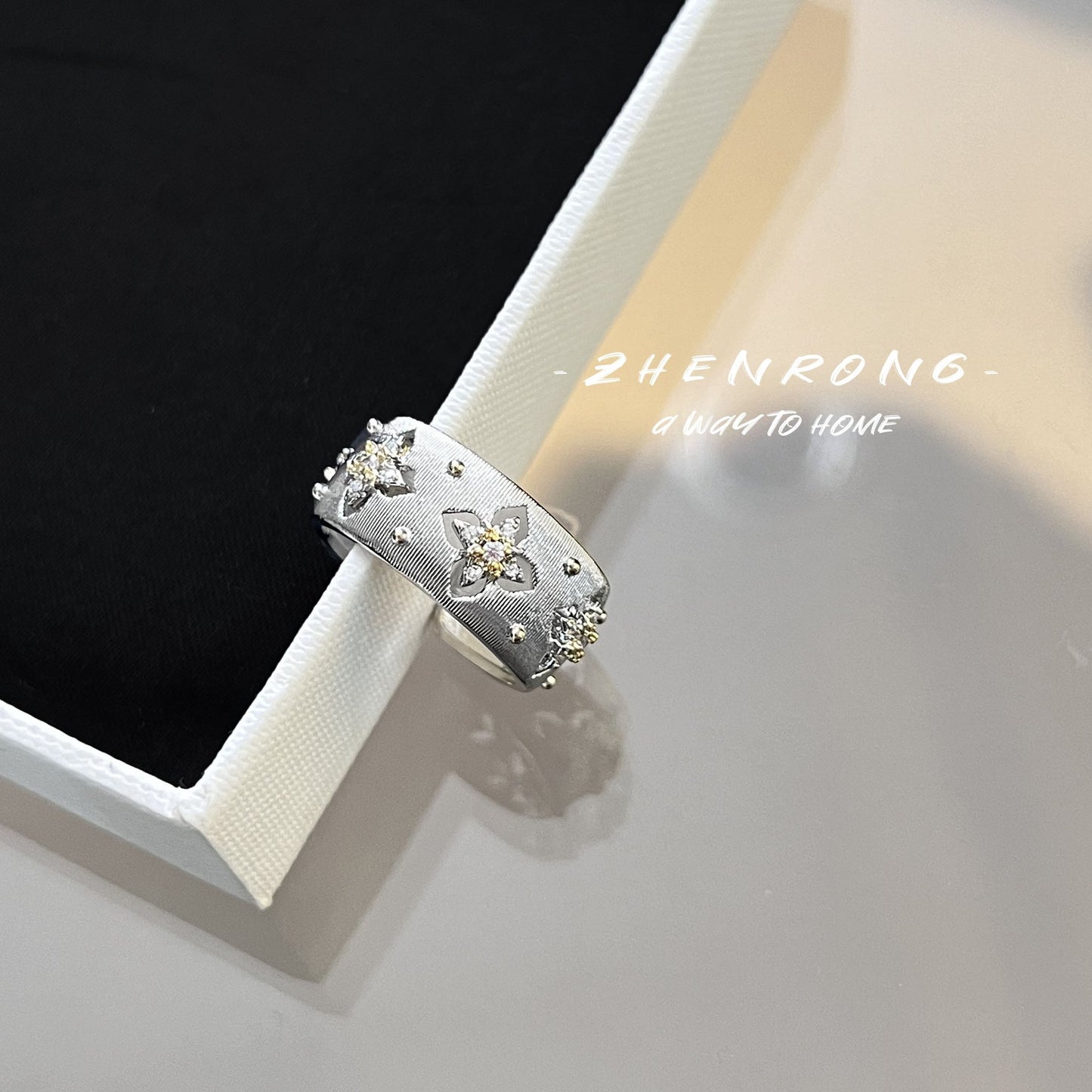 Women's Brushed Palace Style Gold Craft Cloth Real Rings